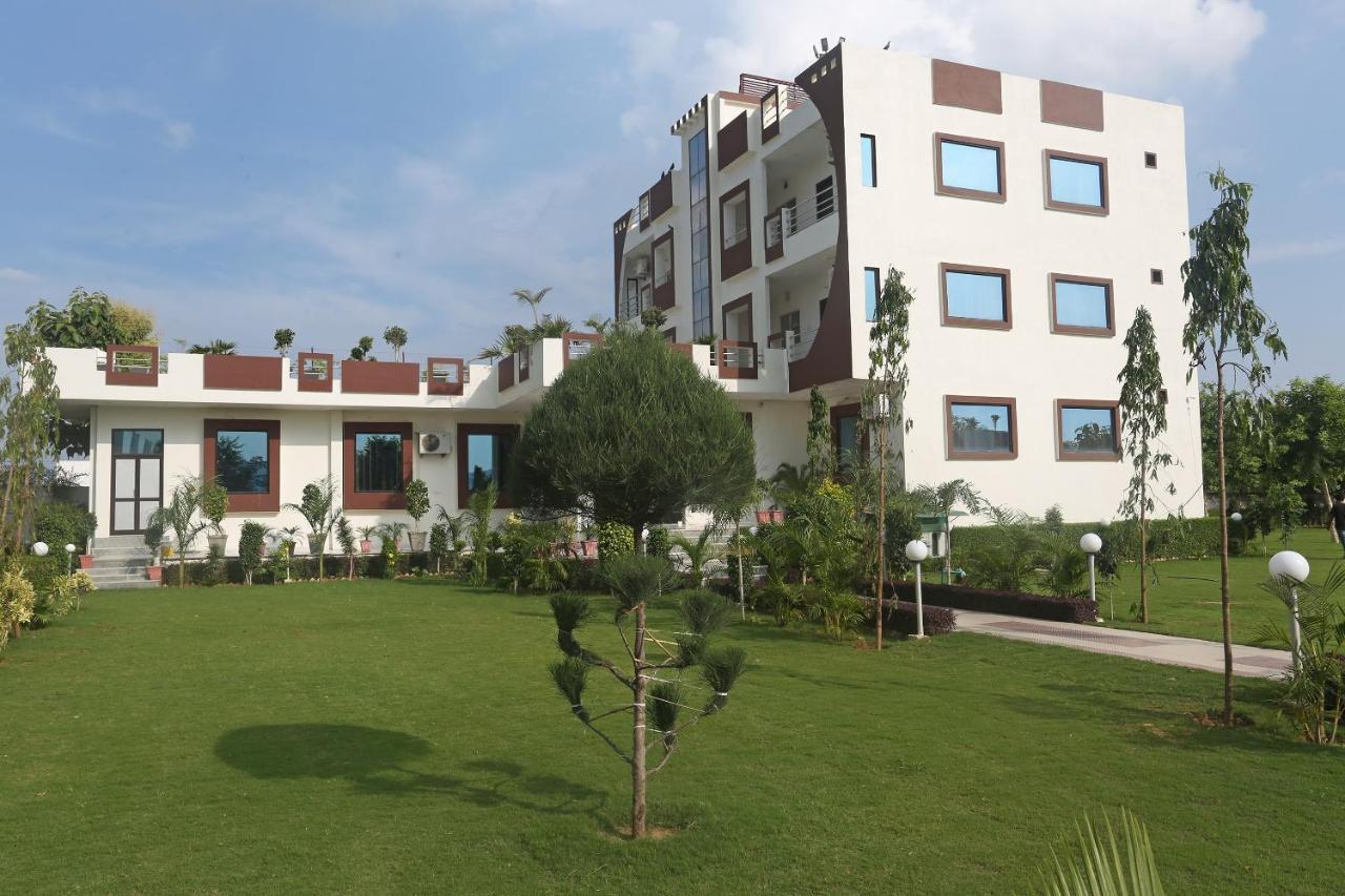 Oyo 18301 Hotel A-One Alwar Exterior foto