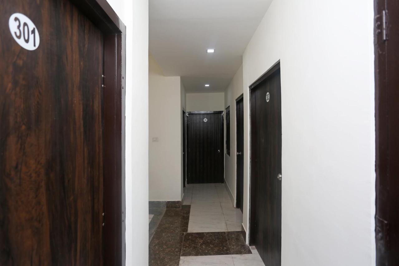 Oyo 18301 Hotel A-One Alwar Exterior foto