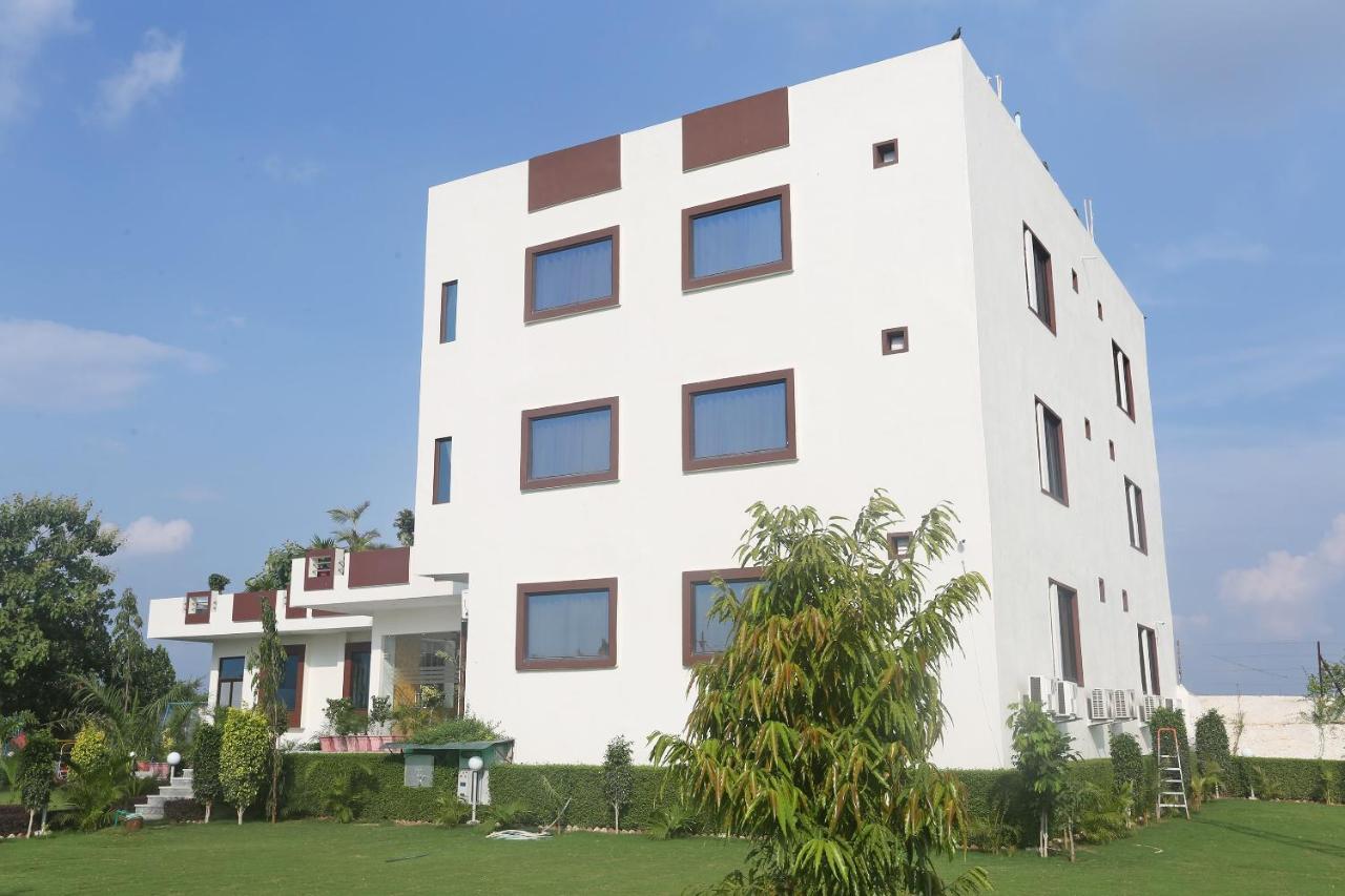 Oyo 18301 Hotel A-One Alwar Exterior foto