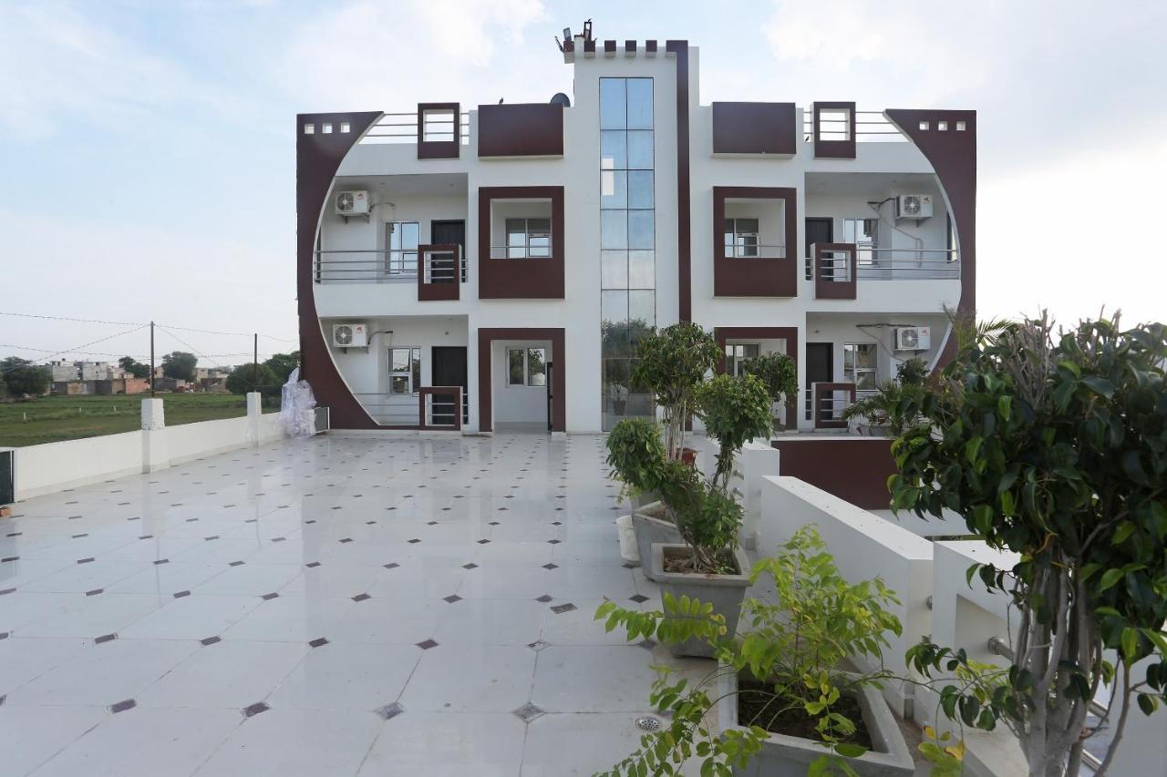 Oyo 18301 Hotel A-One Alwar Exterior foto