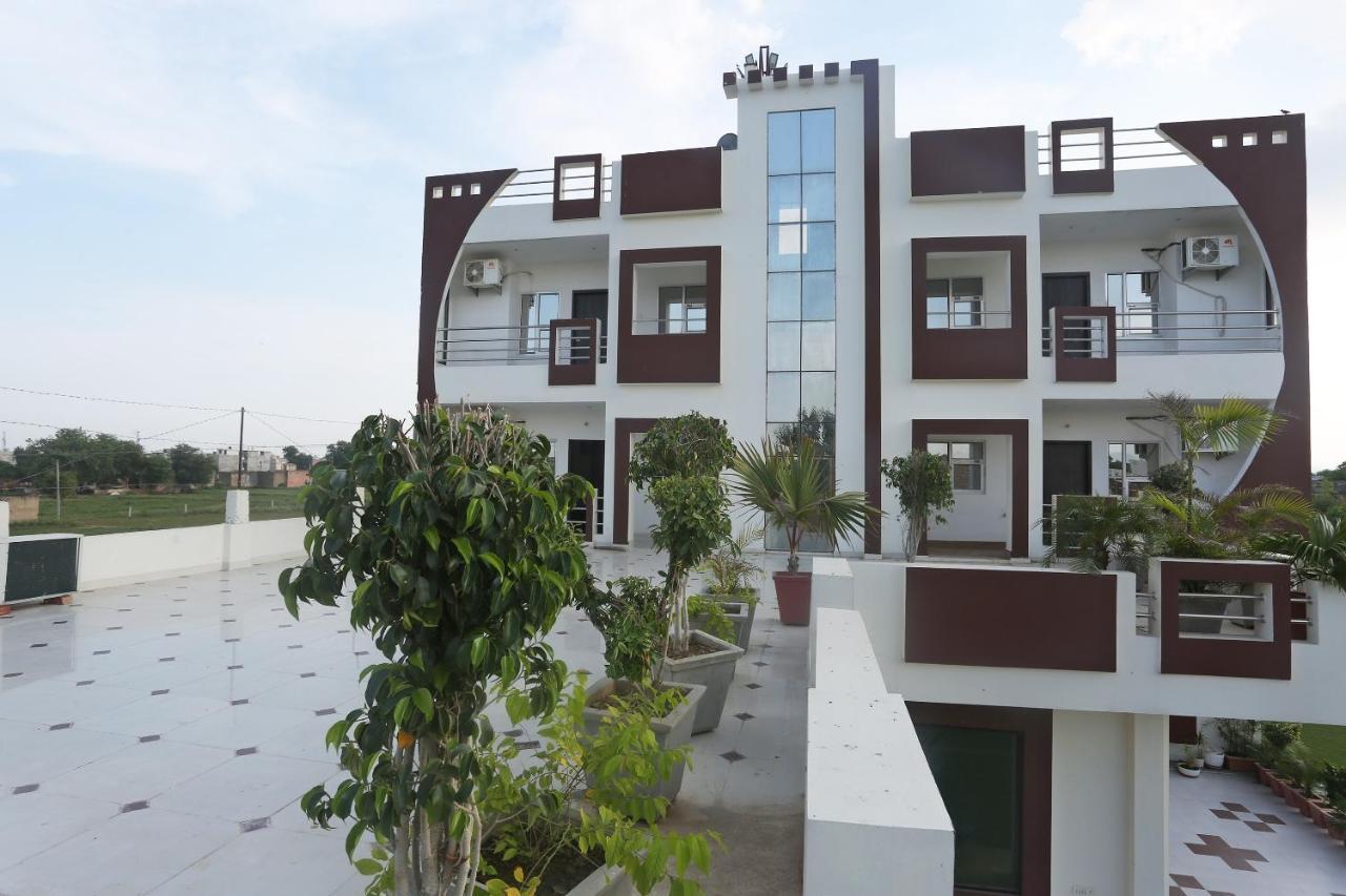 Oyo 18301 Hotel A-One Alwar Exterior foto